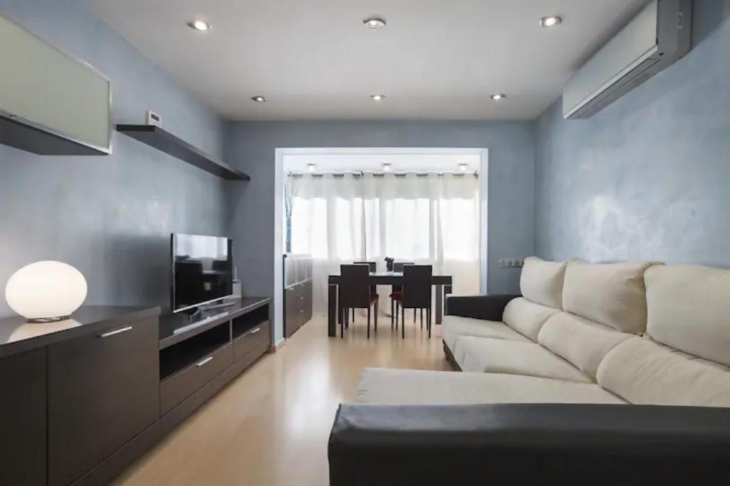 Apartamento Playa Con Piscina Parking Y 2 Habitac Кастельдефельс Экстерьер фото